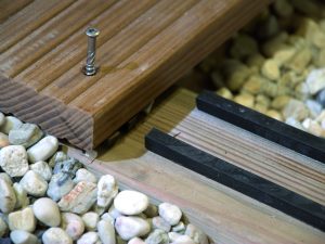 Ausgleichsband EPDM, selbstklebend für Terrassen, 8 x 8 mm, Rolle à 30 m VE = 000