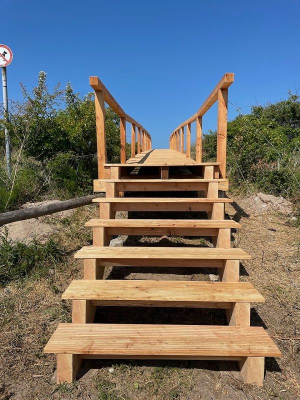 Bogen -Teichbrücke premium Lärche roh 3,00 m, mit 2 Handläufen VE = 000 – Bild 3