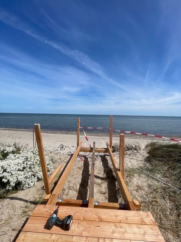 Bogen -Teichbrücke premium Lärche roh 3,00 m, mit 2 Handläufen VE = 000 – Bild 6