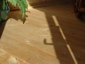 Fußboden zu Aktionsgartenhaus Steindorf nordische Fichte naturbelassen