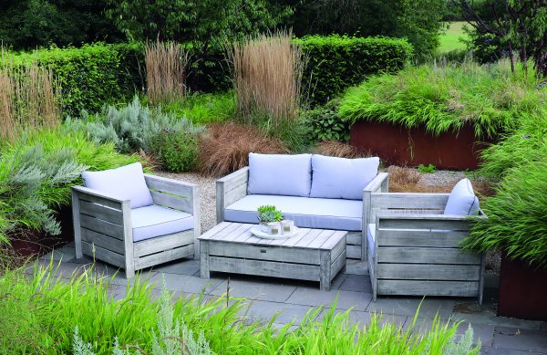 Brisbane Gartenlounge, Eukalyptus Sitzgruppe in Palettenoptik Polster grau VE = 000, FSC-zertifiziert (FSC 100%)