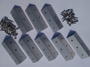 Befestigungs-Set für Aluminium Pfosten Flechtzaunhalter Alu Silber, 8 Stück VE = 010