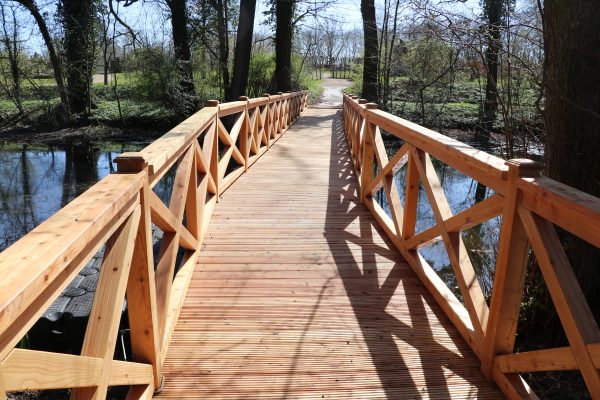 Bogen -Teichbrücke premium Lärche roh 3,00 m, mit 2 Handläufen VE = 000 – Bild 10