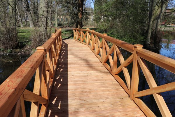 Bogen -Teichbrücke premium Lärche roh 3,00 m, mit 2 Handläufen VE = 000 – Bild 9