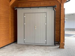 MH Equipment Cabinet 03 /85x240cm