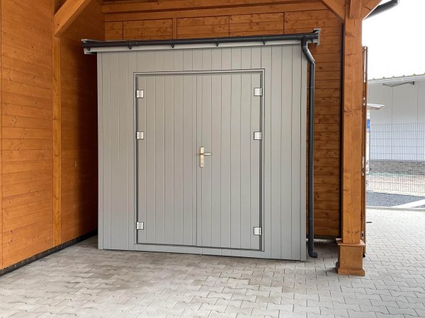 MH Equipment Cabinet 03 /85x240cm
