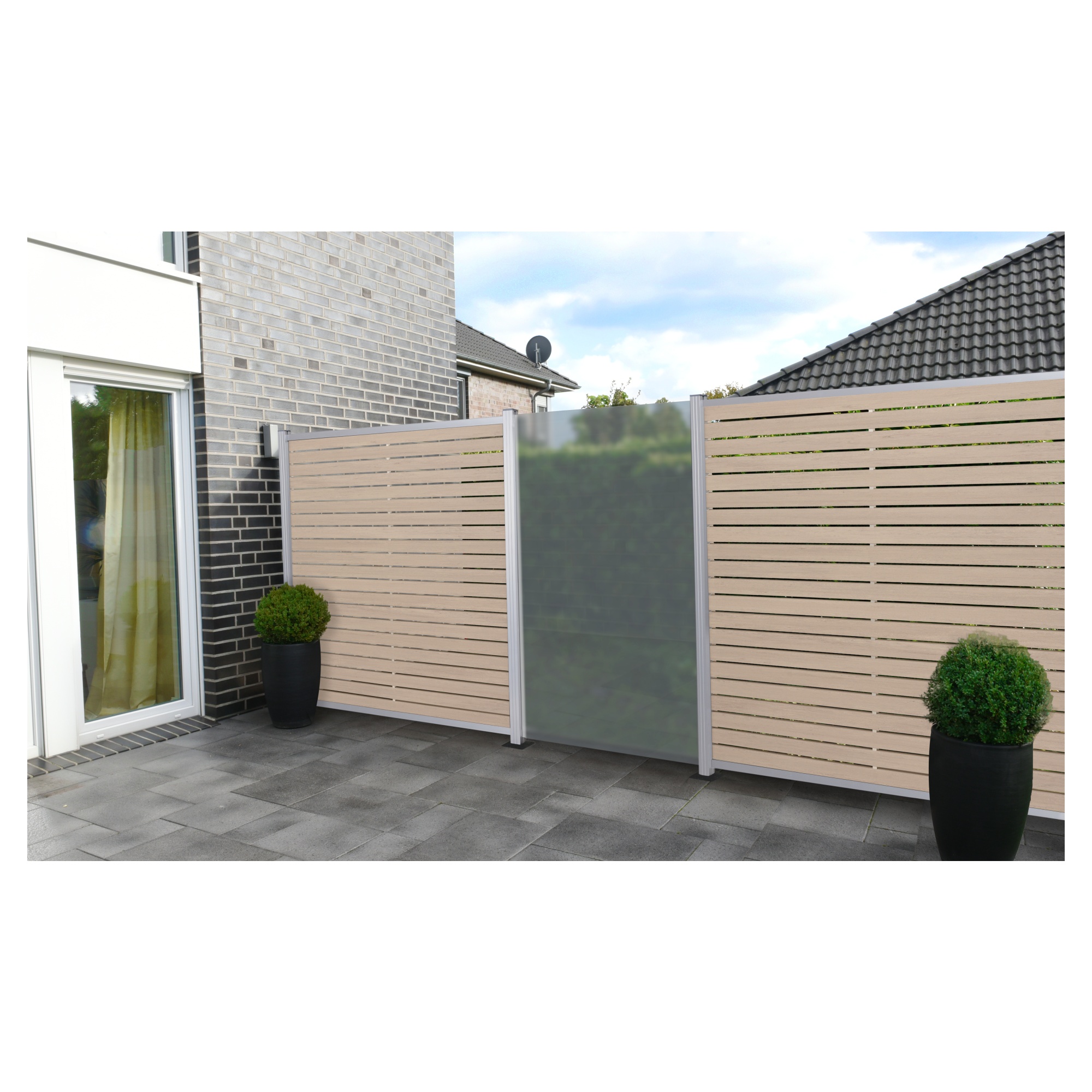 HANÖ-Serie SAND
21 Lamellen 20 x 75/68 x 1793 mm
BPC-Rhombus-Steckzaun – Bild 2