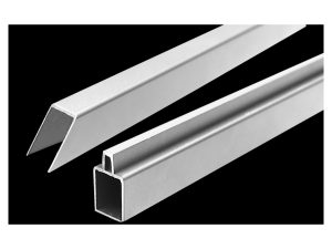 Start & Abschluss Set
SILBER, für ein Eckelement
32/25 x 20 x 900 mm, Aluminium