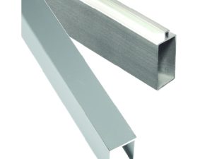 ÖLAND-Serie Start- & Abschluß
20 x 40 x 1790 mm, SILBER
Set aus Feder- und U-Profil